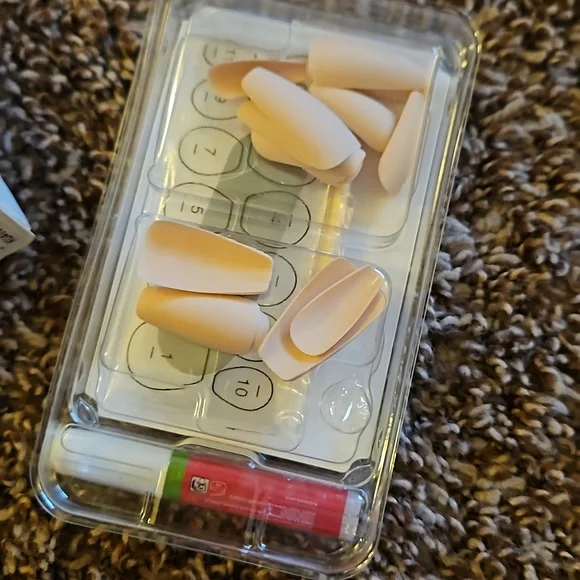 Kiss Gel Fantasy Nails - Picture 6 of 6